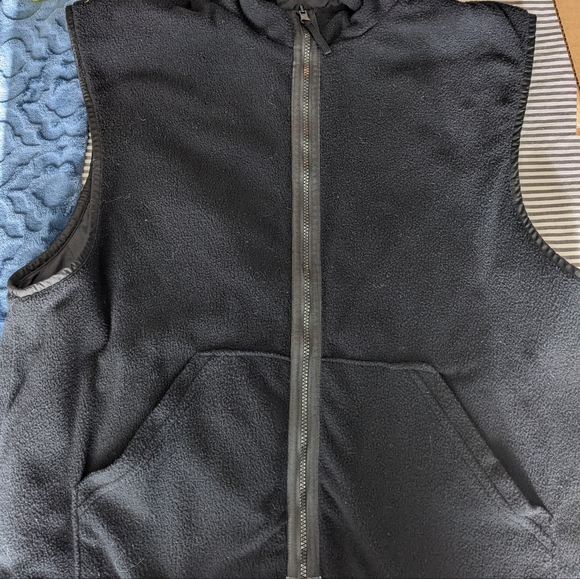 Men's Original Windbreaker Reversible Vest - Picture 4 of 11